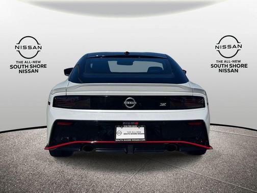 2t Wht Blk Roof 2024 Nissan Z NISMO