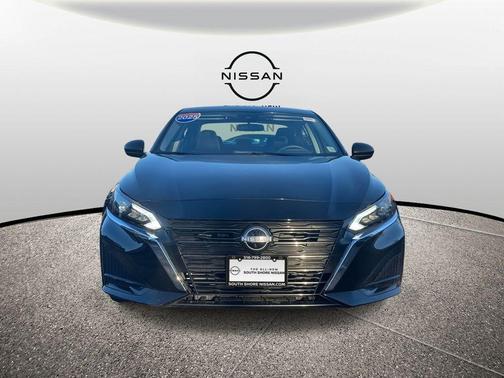 Super Black 2025 Nissan Altima SV