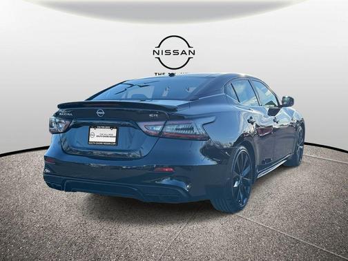 2023 Nissan Maxima SR