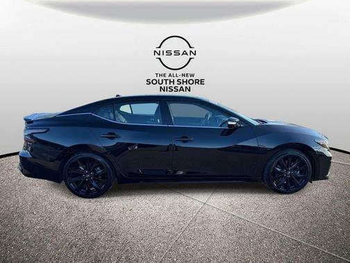 2023 Nissan Maxima SR