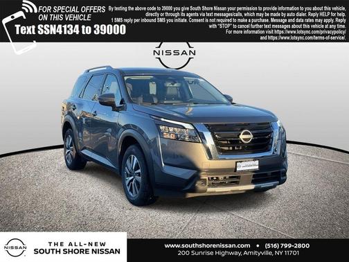 2025 Nissan Pathfinder SL