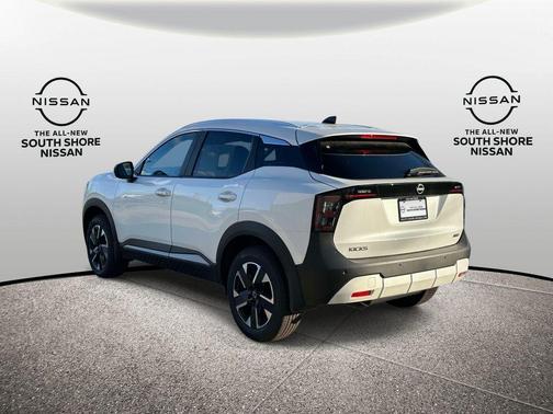 Aspen White Tri 2026 Nissan Kicks SV