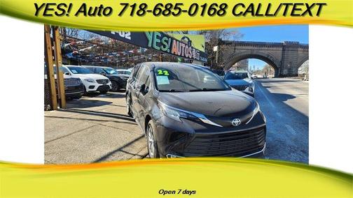 2022 Toyota Sienna XLE