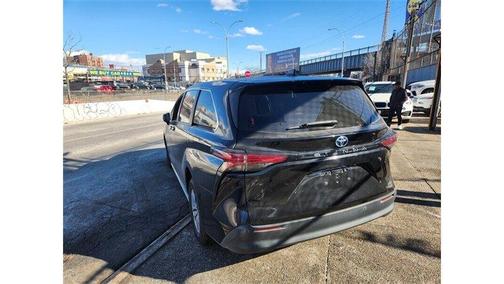 2022 Toyota Sienna XLE
