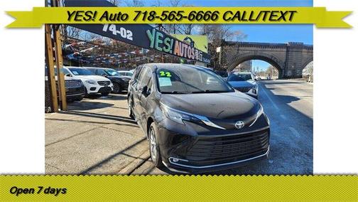 2022 Toyota Sienna XLE