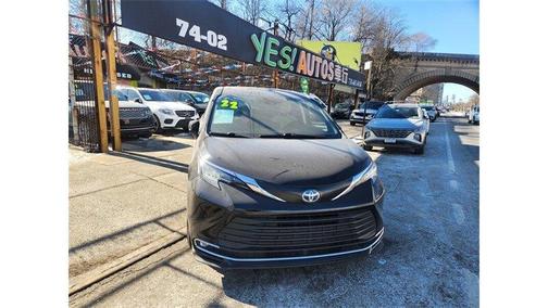 2022 Toyota Sienna XLE