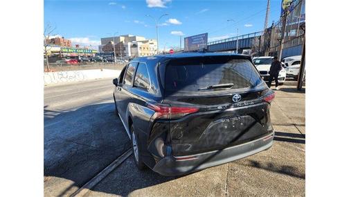 2022 Toyota Sienna XLE