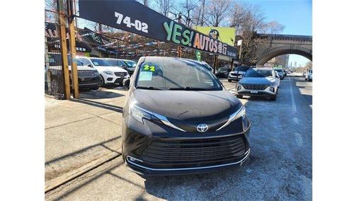 2022 Toyota Sienna XLE