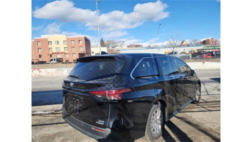 2022 Toyota Sienna XLE
