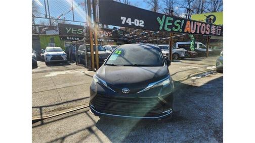 2022 Toyota Sienna XLE