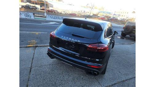 2018 Porsche Cayenne Turbo