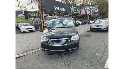 2016 Chrysler Town & Country Touring
