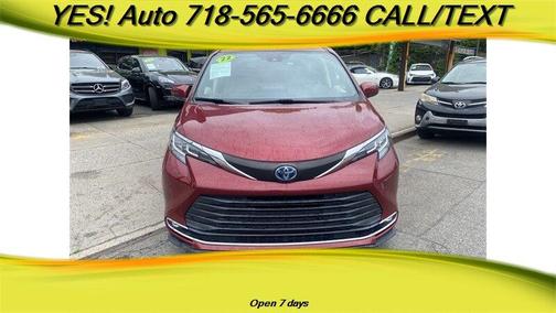 2021 Toyota Sienna XLE 8 Passenger
