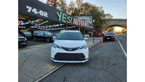 2023 Toyota Sienna XLE