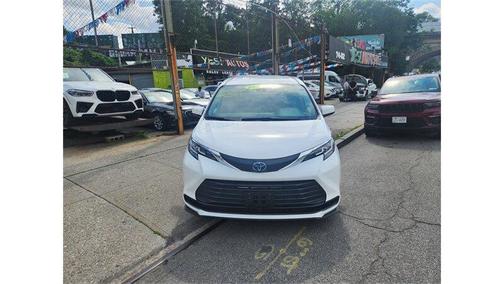 2021 Toyota Sienna LE