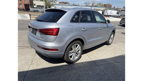 Florett Silver Metallic 2018 Audi Q3 2.0T Premium