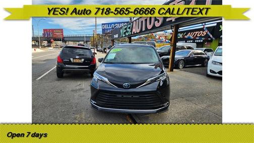 2023 Toyota Sienna XLE