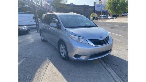2014 Toyota Sienna LE