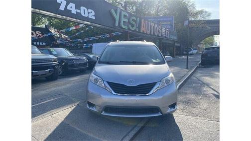 2014 Toyota Sienna LE
