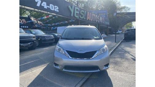 2014 Toyota Sienna LE