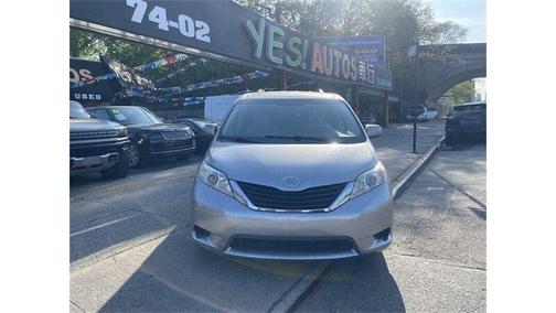 2014 Toyota Sienna LE