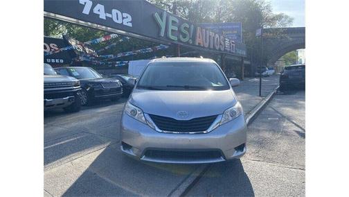 2014 Toyota Sienna LE