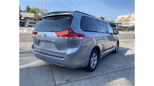 2014 Toyota Sienna LE