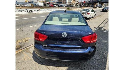 2012 Volkswagen Passat 2.5 SE