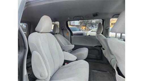 2014 Toyota Sienna LE