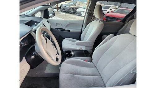 2014 Toyota Sienna LE
