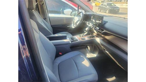 2024 Toyota Sienna XLE