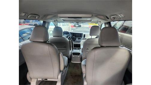 2017 Toyota Sienna XLE