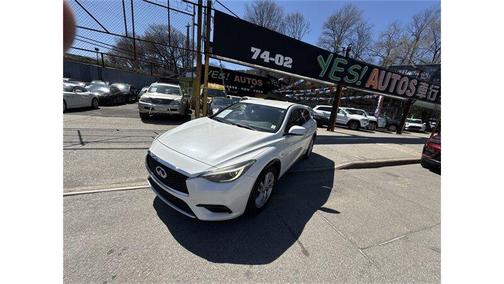 Majestic White 2018 INFINITI QX30 Base