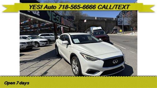 Majestic White 2018 INFINITI QX30 Base