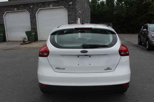 Oxford White 2015 Ford Focus SE