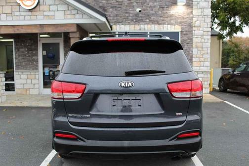 2018 Kia Sorento LX
