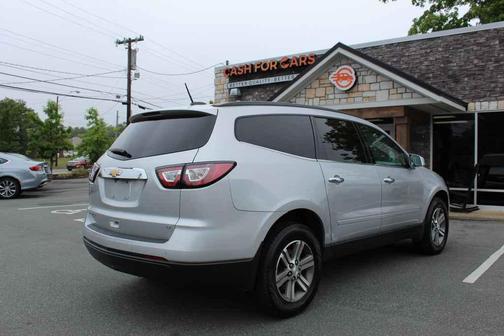 Champagne Silver 2017 Chevrolet Traverse 2LT