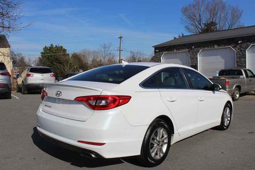 2017 Hyundai SONATA SE
