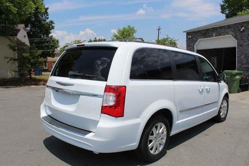 Bright White Clearcoat 2014 Chrysler Town & Country Touring