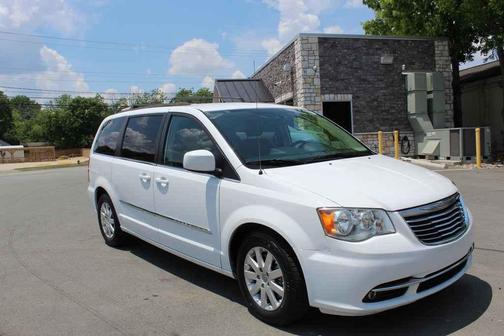 Bright White Clearcoat 2014 Chrysler Town & Country Touring