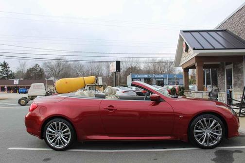 2014 INFINITI Q60 Base