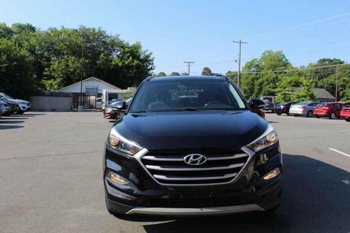 Black Noir Pearl 2018 Hyundai TUCSON Value