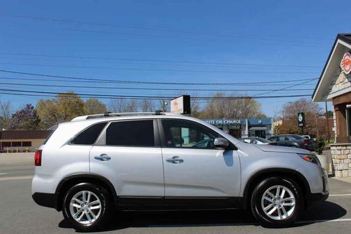 Bright Silver 2014 Kia Sorento LX