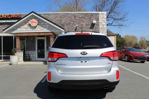 Bright Silver 2014 Kia Sorento LX