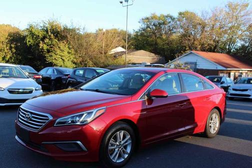 2017 Hyundai SONATA SE