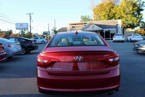2017 Hyundai SONATA SE