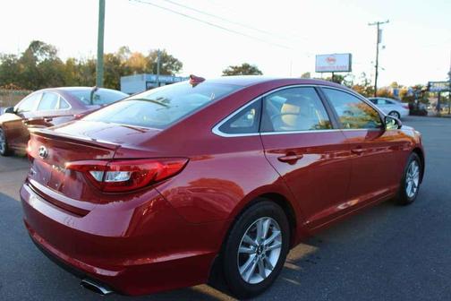 2017 Hyundai SONATA SE