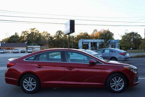 2017 Hyundai SONATA SE