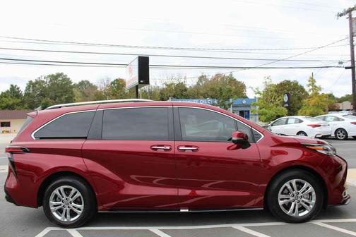 2022 Toyota Sienna Platinum 7 Passenger