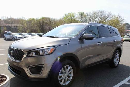 Titanium Silver 2018 Kia Sorento LX